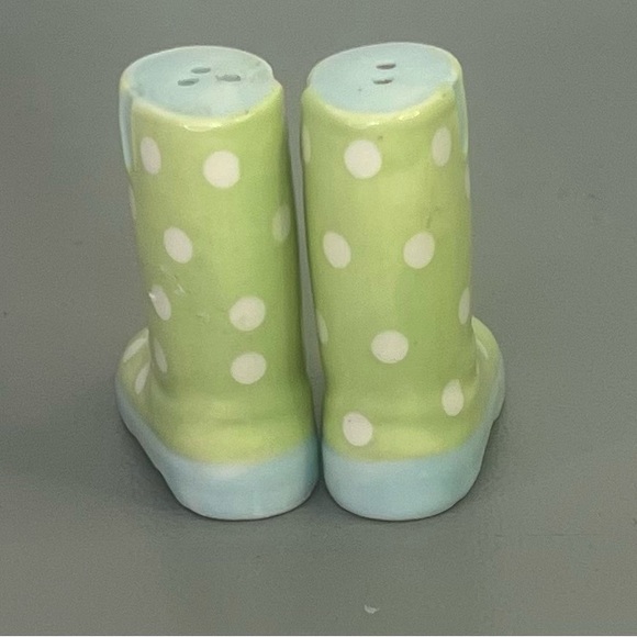 Rain boot Salt and Pepper Shakers pier 1 Spring Kitchen Green‎ Polka Dot - Picture 3 of 7